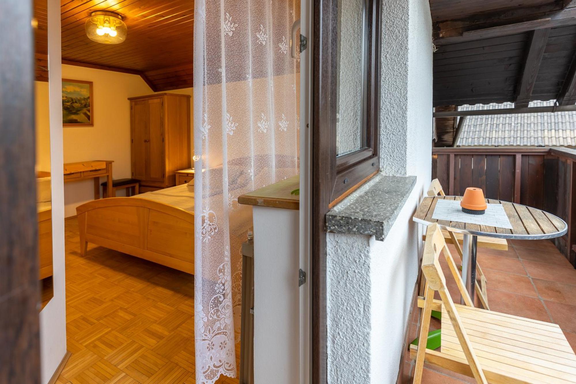 Apartments Pri Urhu بوينج المظهر الخارجي الصورة